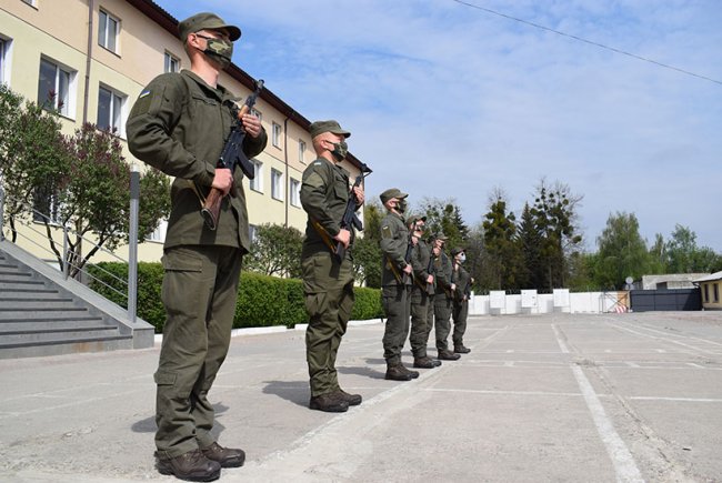У Луцьку новобранці Нацгвардії присягнули на вірність українському народові без урочистостей. ФОТО