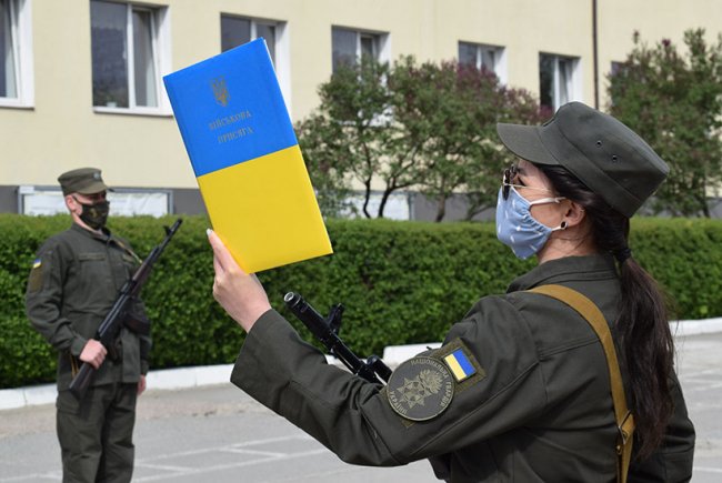 У Луцьку новобранці Нацгвардії присягнули на вірність українському народові без урочистостей. ФОТО