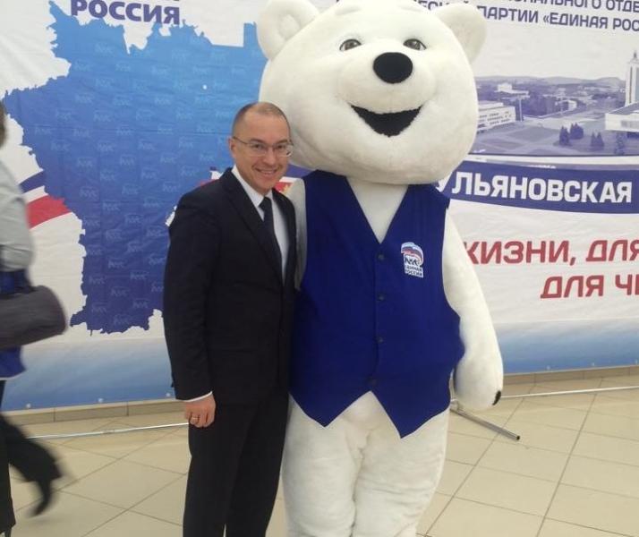 «Депутатам можно, они же святые»: лидер ульяновских единороссов устроил массовый объезд ветеранов в период пандемии