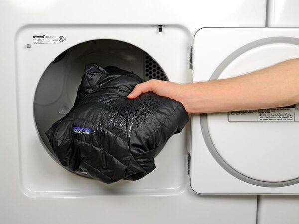 Как стирать куртку в стиральной машине?