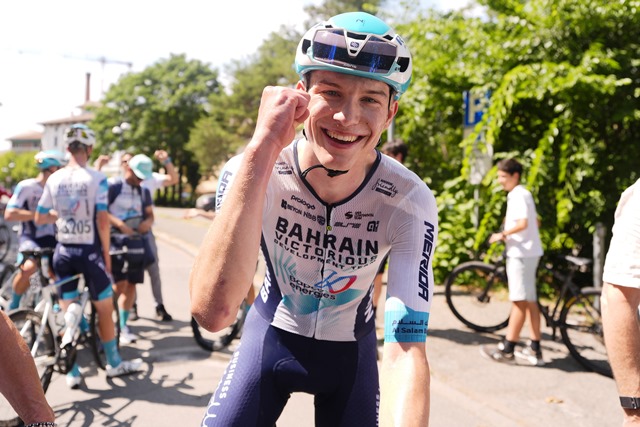 Сет Данвуди — победитель 4 этапа Giro d'Italia Next Gen-2025