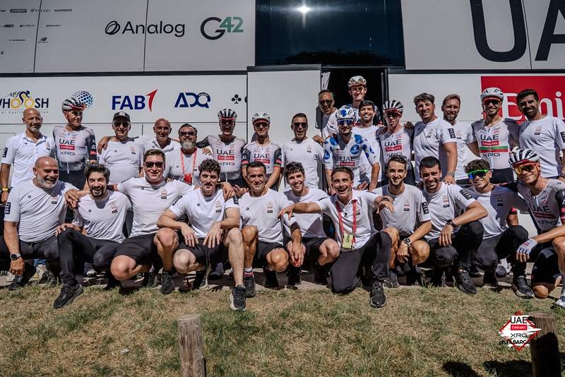 UAE Team Emirates XRG на Вуэльте Испании-2025: подиум, 7 побед на этапах и гороховая майка