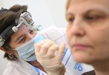 Врач предупредила об опасных причинах заложенности уха