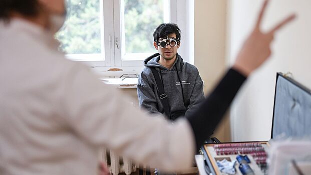 Врач рассказал, может ли испортиться зрение из-за гаджетов