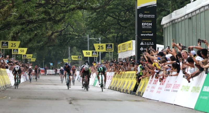 Джонатан Милан выиграл критериум Тур де Франс в Сингапуре