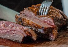 Врач назвала самый вредный вид мяса