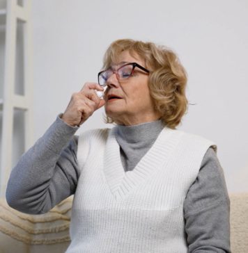 Распространенные ошибки при лечении насморка: почему капли не помогают, а народные средства вредят?