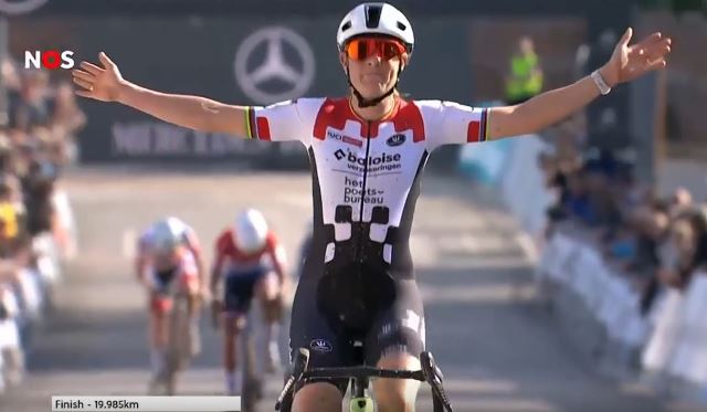 18-я победа в сезоне Люсинды Бранд на этапе Кубка мира по велокроссу в Бенидорме