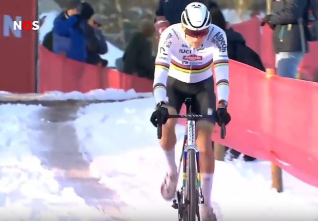 Матье ван дер Пул выиграл этап Кубка мира по велокроссу в Зонховене