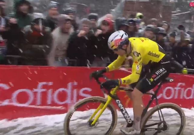 Ваут ван Арт вернулся к тренировкам на велосипеде через 10 дней после операции на лодыжке