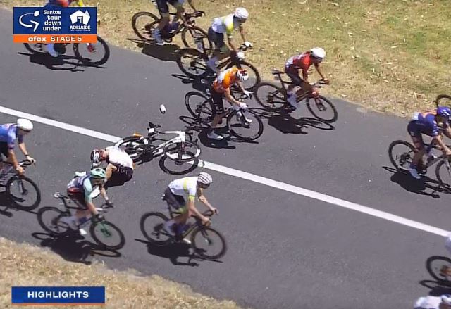 Перелом запястья у Джея Вайна после инцидента с кенгуру на Туре Даун Андер-2026