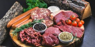 Названы увеличивающие риск рака желудка продукты