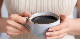 Frontiers: две чашки кофе в день связаны со снижением риска рака легких