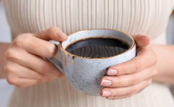 Frontiers: две чашки кофе в день связаны со снижением риска рака легких