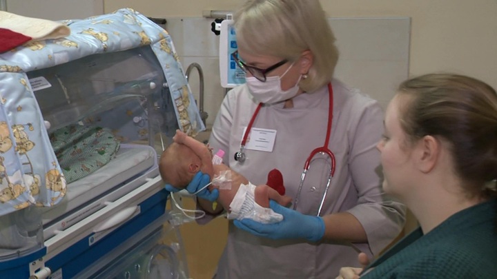 В Петербурге для спасения недоношенных детей используют специнкубаторы