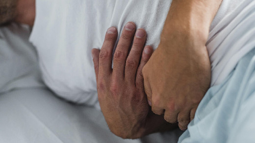 Онколог предупредил о ранних симптомах рака кишечника