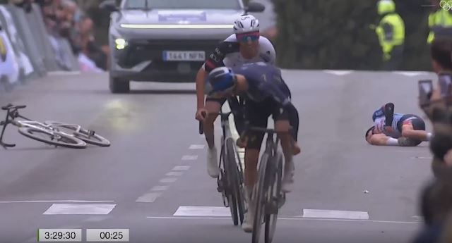 Максим Ван Гильс пропустит несколько месяцев после падения в финале Классики Хаэна