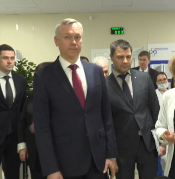 Губернатор Андрей Травников оценил новую поликлинику в Бердске