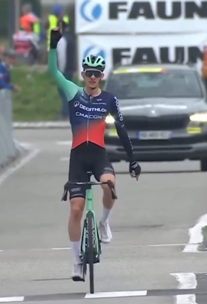 19-летний Поль Сэксас выиграл классику “Faun-Ardeche”-2026 из сольного отрыва