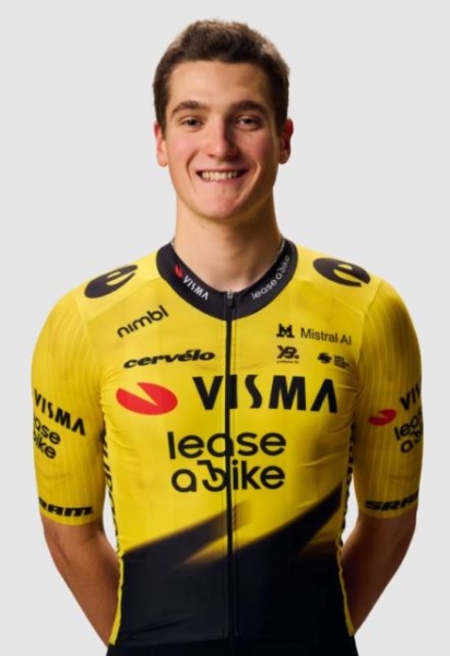 Велогонщик Visma Lease a Bike Никлас Беренс выбывает из гонок на несколько месяцев из-за операции на сердце