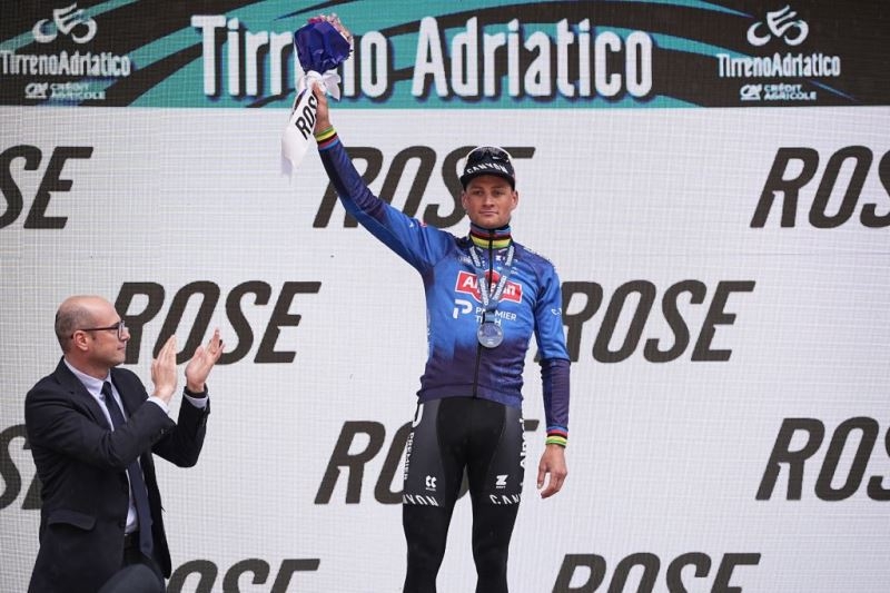 Матье ван дер Пул &mdash; победитель 2 этапа Тиррено-Адриатико-2026