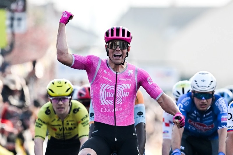 Люк Ламперти &mdash; победитель 1 этапа Париж &ndash; Ницца-2026